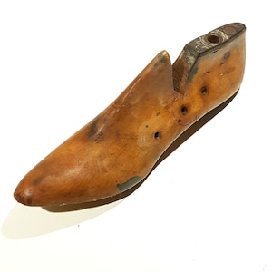 Antique  Solid Wood Shoe Tree Form Left Women Size 8 AAA Cobbler Shoemaker Industrial