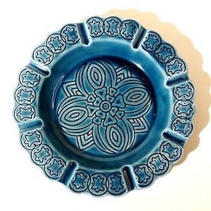 MCM Ceramic Large Ashtray Blue Teal Cigar Celtic Design 3604 USA Pottery