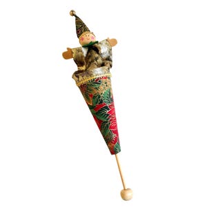 Fantoche de Natal Vintage de Elfo Pop-Up em Formato de Cone, com Manto Dourado, Chapéu Festivo e Rosto Pintado à Mão.