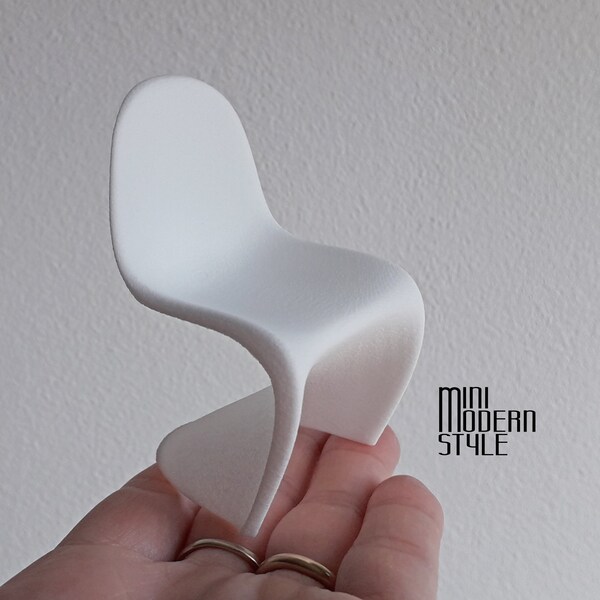 Panton modern chair in coloured plastic in 1:12 scale for dollshouse