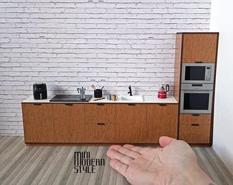 Cocina moderna con columna de microondas/horno en MDF revestida a escala 1:12 para casas de muñecas.