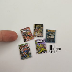 Surtido de 25 cómics en miniatura a escala 1:12 para casas de muñecas.