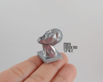 Resin scream head sculpture in 1:12 scale for doll houses