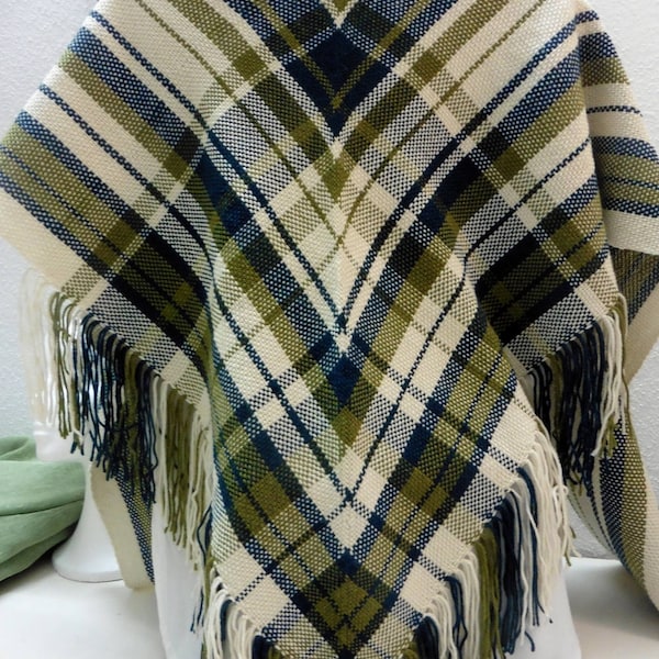 Poncho,V-Shawl,Low loom fabric, Wool, Alpaca,Green Color,Beige,Elegant Oil,Original,Practical,Comfortable,Soft,Warm,