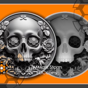 Op de afbeelding: Een zilveren schedel met honingraatogen en bloemmotieven is omgeven door een honingraatpatroon. De schedel is geplaatst op een oranje achtergrond met een honingraatpatroon. De tekst "By Mark Storm EDCcoins" is zichtbaar onderaan de afbeelding.