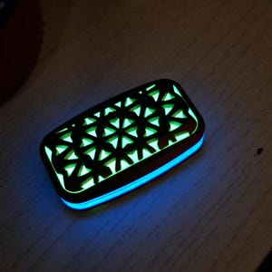 Deslizador antiestrés GITD "Kaleido" / filamento PLA camaleón multicolor / Juguete EDC háptico de 3 clics con sonido crujiente / Brilla en la oscuridad en azul y verde