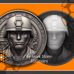 Puede incluir: Una moneda de color plateado con una imagen 3D detallada de un soldado con un casco y un rifle. La moneda tiene un fondo negro y el texto "By Mark Storm EDCcoins" está impreso en la parte inferior.