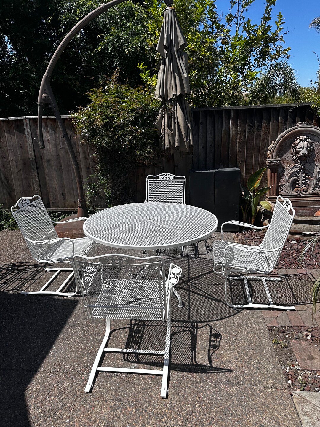 Vintage Russell Woodard Patio Set, 48 Table 4 Rocking Armchairs With