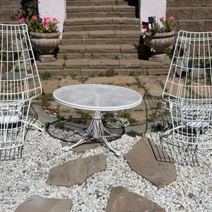 Vintage Homecrest Mid-century Wire Banana &quot;Siesta&quot; Lounge Chairs + Adjustable height side table, swivel and rocking, circa 1960, mde in USA