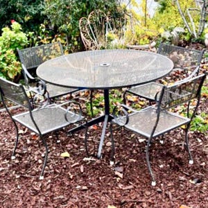Vintage Patio Set, Russell Woodard, Salterini Collection, 42&quot; diameter table + 4 mesh armchairs, Wrought Iron, Made in USA, MCM,