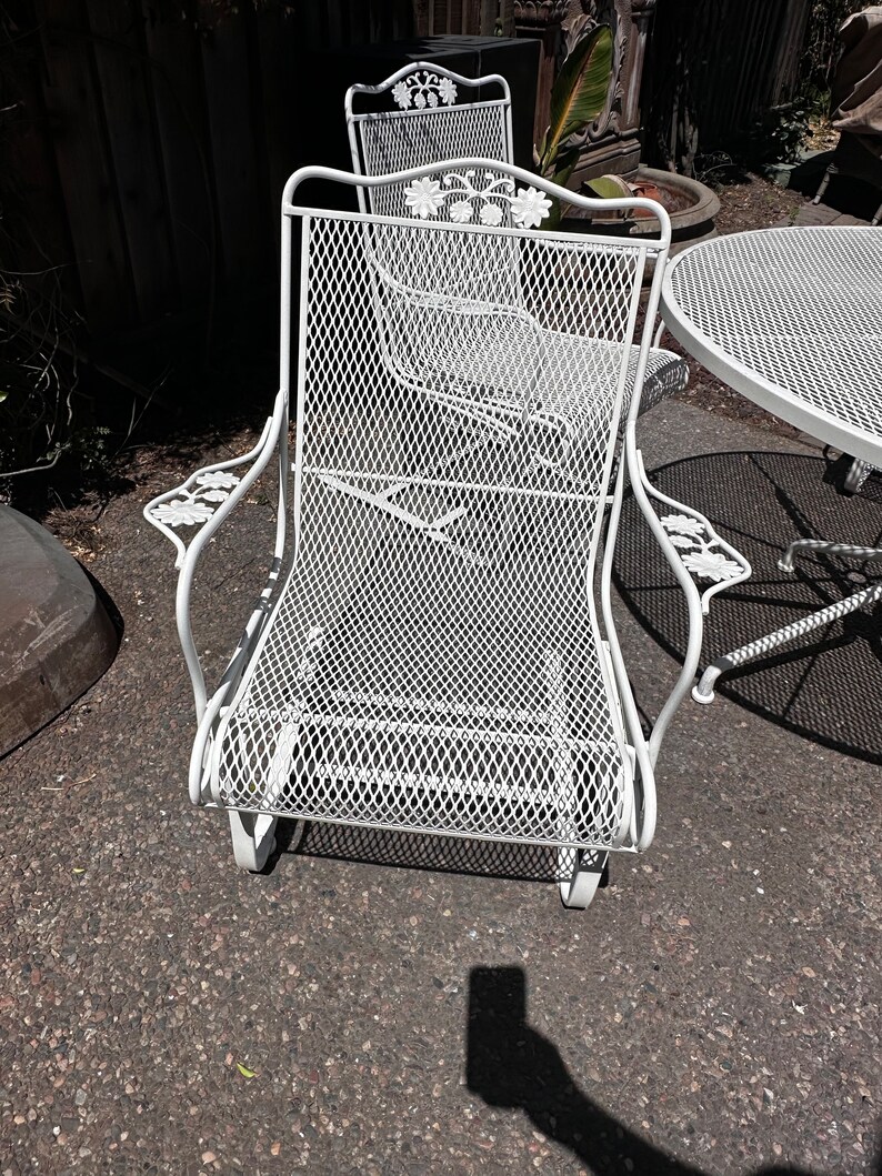 Vintage Russell Woodard Patio Set, 48 Table 4 Rocking Armchairs With
