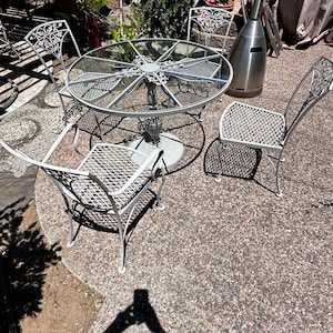 Patio Set, Dining set, Vintage Woodard Brand Name, Glass top Table 4 Chairs + cushions, Powder coated, Excellent condition, Made in USA, MCM