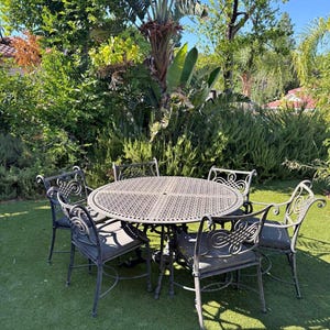 Woodard Cast Classics Dining Set, Patio Set, Round table + 6  Armchairs with cushions,  Landgrave Monte Cristo Collection, Cast Aluminum,