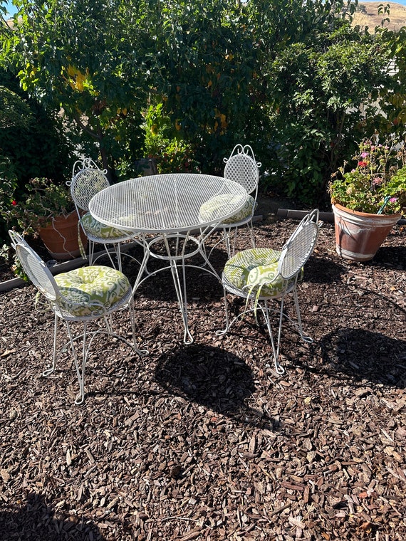 Woodard Brand Name Vintage Patio Set Made of Wrought Iron Round Table 4 Armchairs 35 in Diameter. Made in USA Etsy