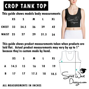 Op de afbeelding: Maattabel voor een crop tanktop met maten in inches. De tabel toont borst- en taillematen voor de maten XS, S, M, L en XL. Het toont ook de lengte en breedte van de tanktop in inches.
