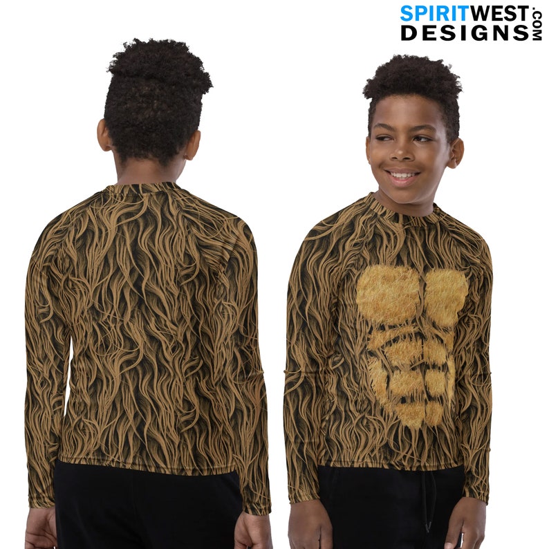 Op de afbeelding: Een shirt met lange mouwen met een bruin en gouden harig patroon. De voorkant van het shirt heeft een bruin en gouden harig patroon met een borstspierontwerp.