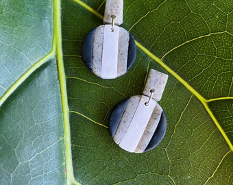 Pendientes de arcilla rayada