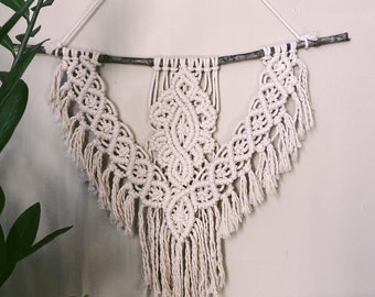 Diseño celta hecho a mano Macrame pared colgando