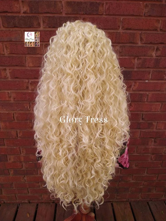 Perruque Femme Blonde Dorée Très Claire - Longueur Longue Bouclée - Bonnet Moyen - Neuf Avec étiquettes