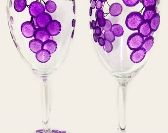 Wine Glasses, painted wine glasses, purple grape glasses, hand painted wine glasses, Gift for women, Purple glass, wine glass