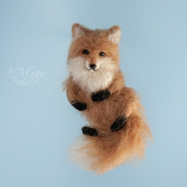 Needle felted fox brooch, wool fox pin, badge with fox, woodland brooch, foxy gifts