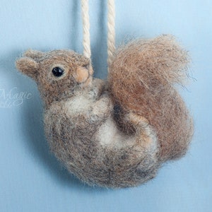 Needle felted gray squirrel ornament, woodland decor, gift for animal lover image 2