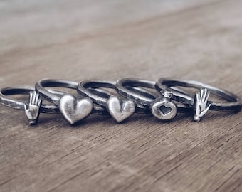 Valentinstag Stapelring // MADE TO ORDER Sterling Silber Stapelring.