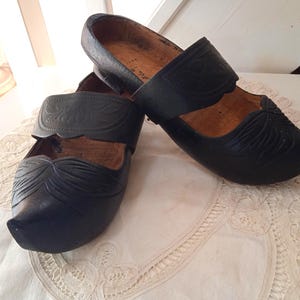 Beautiful antique ladies French clogs traditional Breton sabot&#39;s wooden clogs ornate handmade carved authentic historical French dress