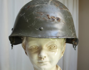 Vintage French Military Helmet: 1979 Paratrooper Collectible Helmet.