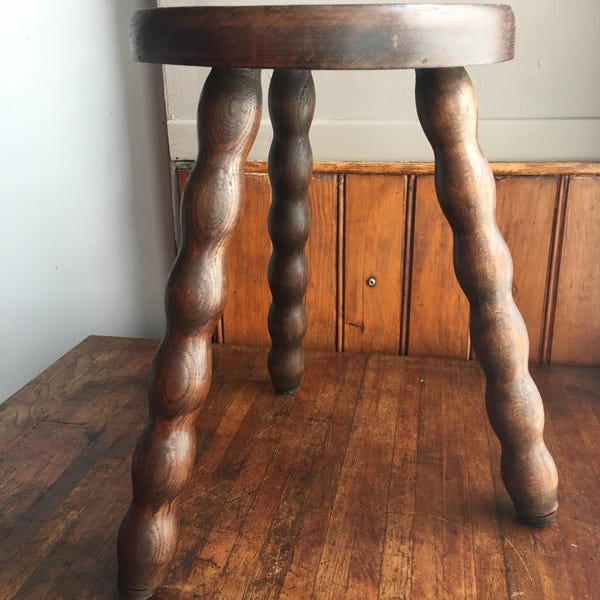 Beautiful French quality wooden milking stool lovely oak decorative stool display stool flower plant pot stand strong solid vintage stool