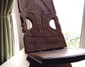 Belle chaise sculptée à la main très ancienne sculpture décor unique sculpture artistique originale en bois massif portable chaise faite à la main