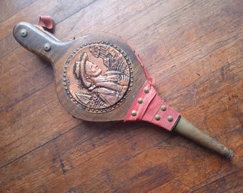 Mini fole de lareira francês vintage, peça autêntica de arte folclórica tradicional para decoração de lareira.