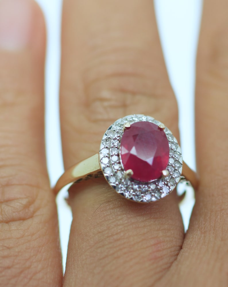 Estate Vintage Antique Jewellery Solid 9K Yellow Gold Ring Set With Natural Ruby And Diamonds Jewelry Size 8 Or P1/2 image 2