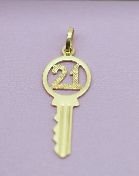 Gift Jewellery Solid 9K Yellow Gold Antique Key 2… - image 1