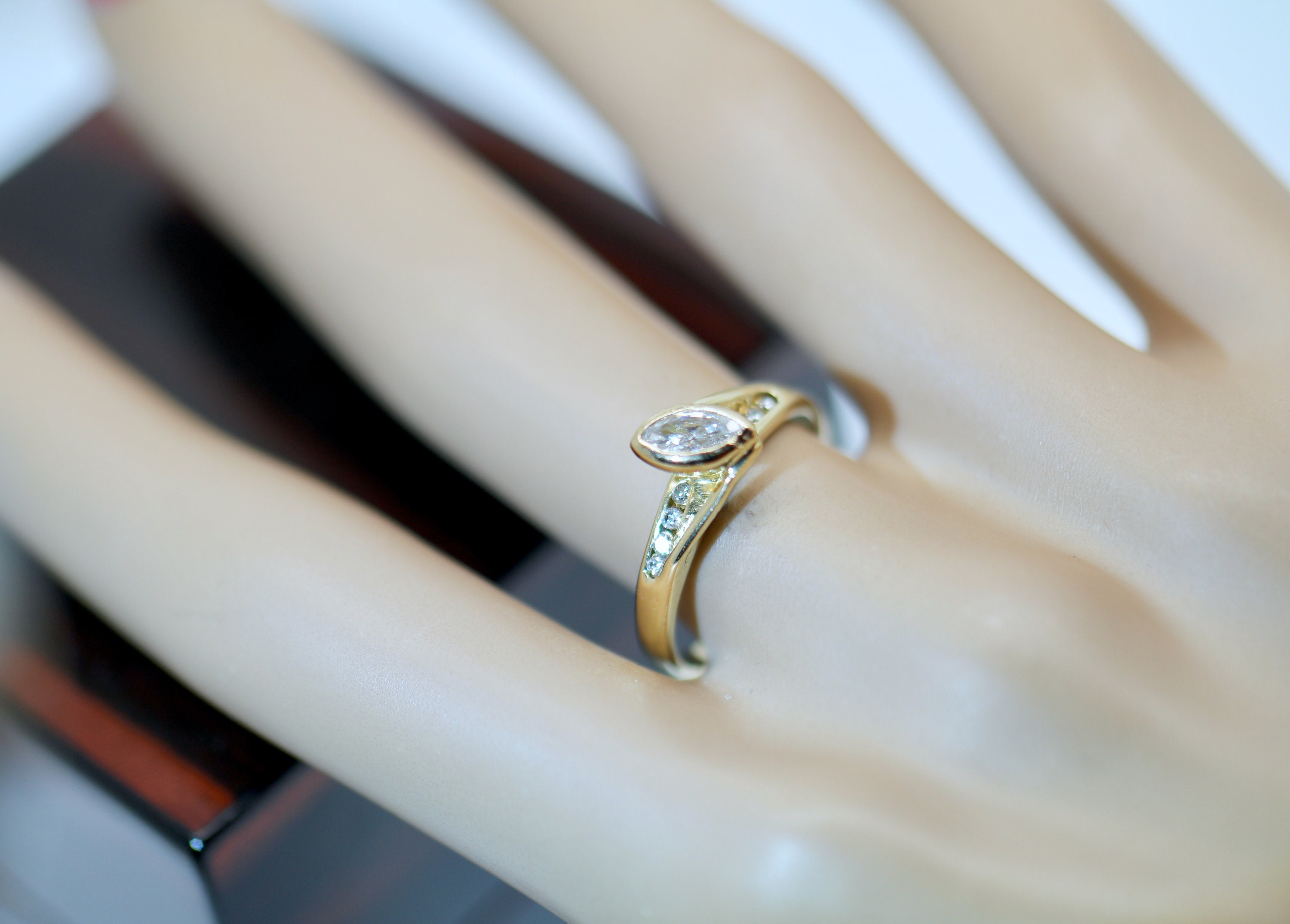 人気特価激安 18K Solid Yellow Gold Vintage Jewellery Ring With Natural アクセサリー