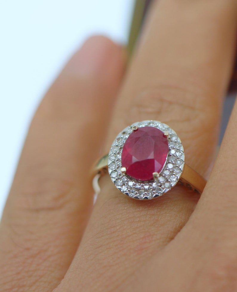 Estate Vintage Antique Jewellery Solid 9K Yellow Gold Ring Set With Natural Ruby And Diamonds Jewelry Size 8 Or P1/2 image 3