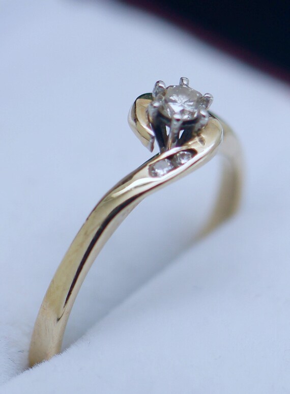 Estate 9K Solid Gold Jewellery Ring Natural Diamo… - image 2