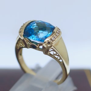Estate Vintage Jewellery Ring Solid 9K Gold Set With 3.0Carat Aquamarine And White Sapphires Antique Jewelry Size 7 1/2 or O1/2
