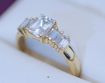 10K Solid Yellow Gold Ring Vintage Jewellery Antique Jewelry Ring Size 81/2 or Q1/2