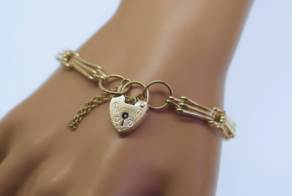 Vintage Jewellery Yellow Gold Chain Bracelet Heart