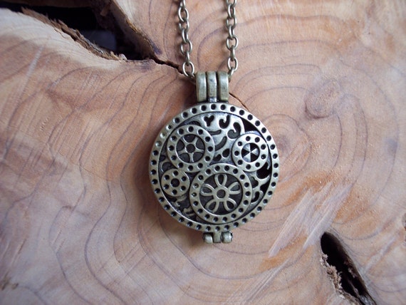Steampunk Boho Gears Aromatherapy Essential Oil Diffuser Necklace Locket Antique Bronze Natural Cork Young Living, Doterra 30 inch Chain