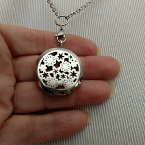 Diffuser Necklace Stainless Steel Locket Cork Aromatherapy Essential Oil Flower Mothers Day Best Friend Christmas Gift Young Living Doterra