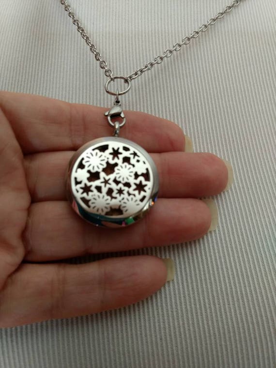 Diffuser Necklace Stainless Steel Locket Cork Aromatherapy Essential Oil Flower Mothers Day Best Friend Christmas Gift Young Living Doterra