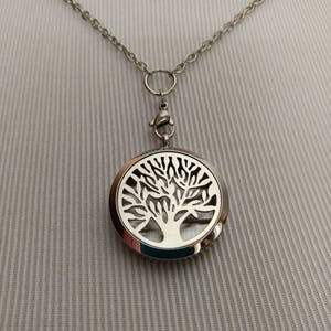 Diffuser Necklace Tree of Life Stainless Steel Locket Cork Aromatherapy Essential Oil Mothers Day Best Friend Gift Young Living Doterra