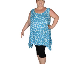 Cayman Top 2X Animal Print Giraffe Blue, Plus Size Sleeveless Resort Top Flowy Lightweight Beachwear
