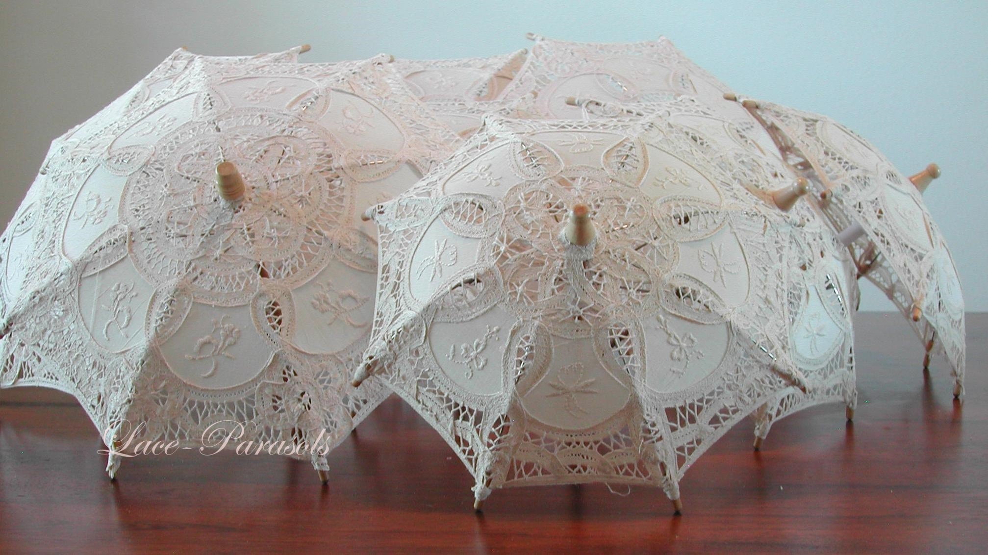 Sombrillas de encaje (ocho) - Sombrillas beige (crudo) / Centro de mesa  para bodas, novias, quinceañeras / Tamaño de muñeca / Accesorio para fotos  - Etsy México, image size:2015x1132