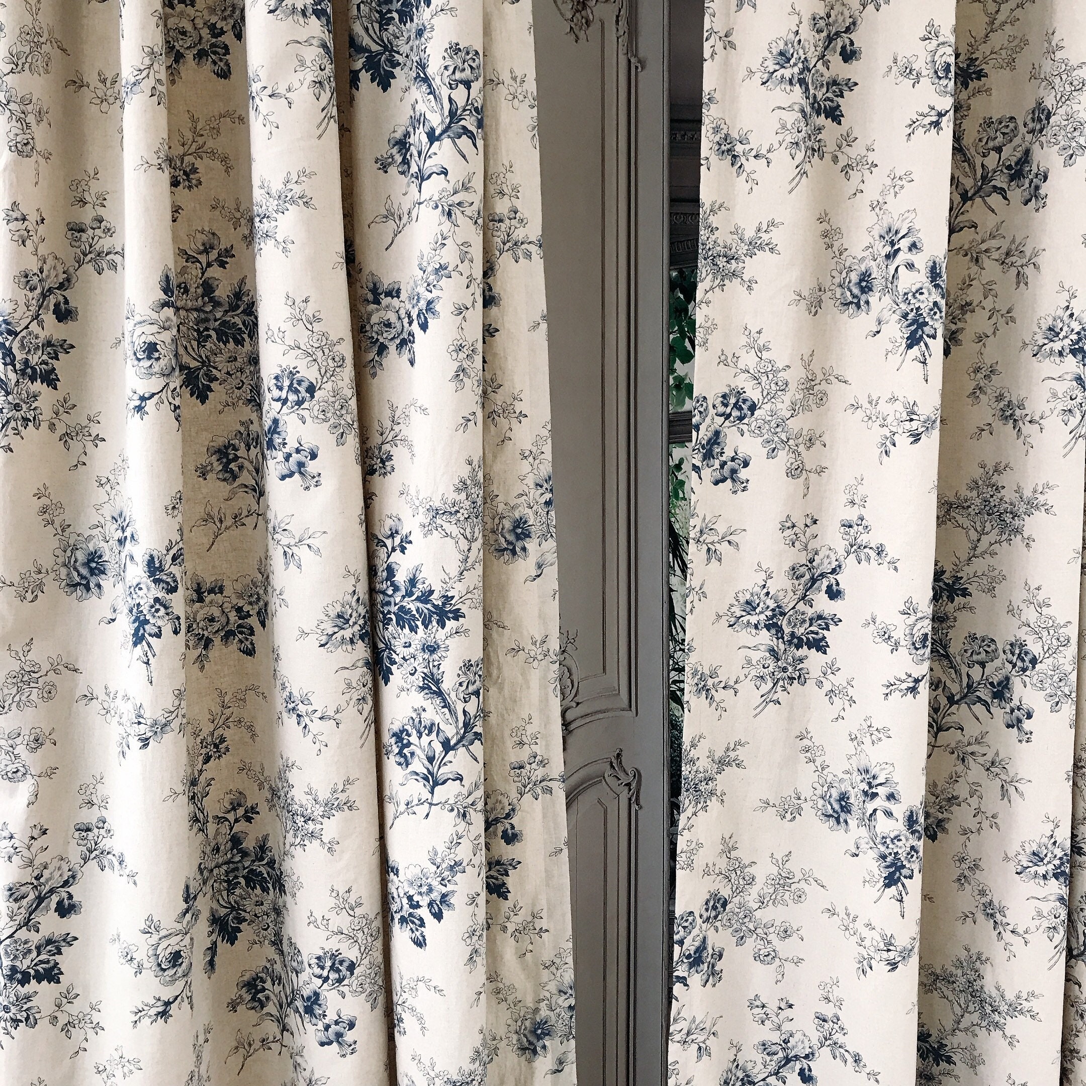 Any advice on how to achieve this curtains look on a bugdet? What creates  these folds?the track or the curtains itself? : r/InteriorDesign