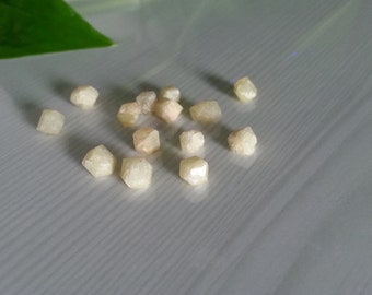 Rhodizit 3 Stk. - Hochschwingender Kristall, Edelsteine, Felsen, Bergkollektion Kristall - , Aufstieg, Aktivierung, Kristallgitter,