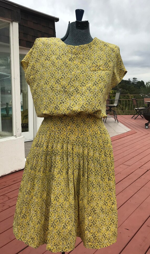 1980's Yellow high waisted rayon dress S/M