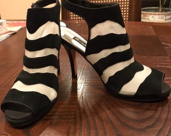 Beverly Feldman black suede and white mesh high heels size 8.5 M